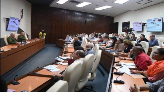 Cuba refuerza la atención pediátrica ante el avance del chikungunya