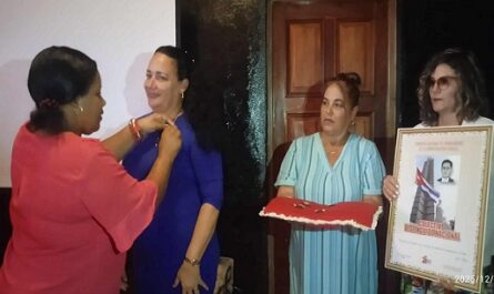 Honran quehacer de trabajadores del sistema de tribunales en Cienfuegos