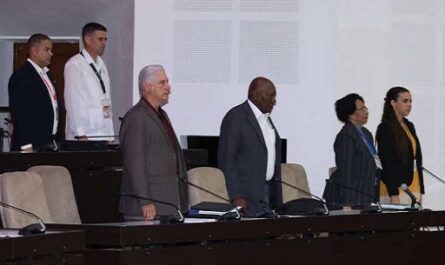 Sesiona parlamento de Cuba con análisis de temas medulares