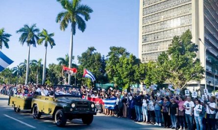 Pueblo cubano despide a combatientes caídos en agresión de EEUU