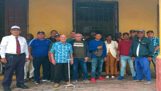 Honran a maestro ferroviario cienfueguero que trabajó en locomotoras de vapor