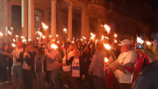 De nuevo en Cienfuegos la luz de las antorchas por José Martí