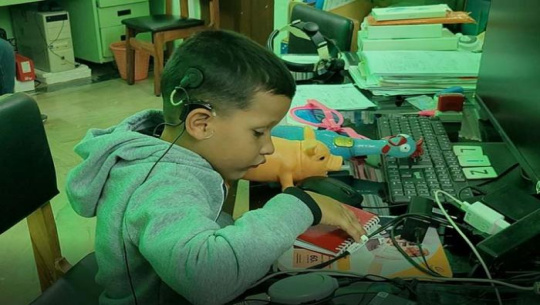 Un cuarto de siglo devolviendo la audición