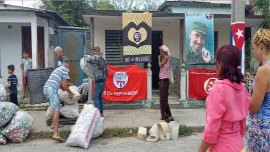 Desarrollan en barrios cienfuegueros acciones para la recuperación de materias primas