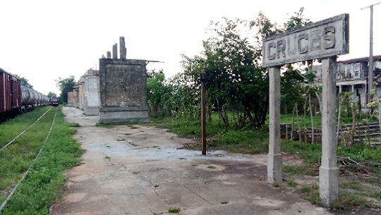 Trabajan en reconstrucción de la estación ferroviaria de Cruces