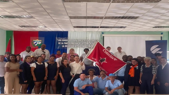 Premia Central de Trabajadores Cuba resultados de colectivos de Etecsa en Cienfuegos