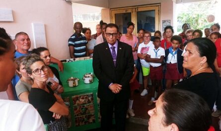 Visita Embajador de Guyana escuela especial de Abreus