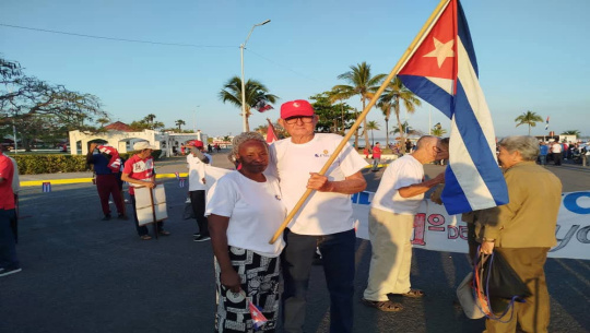 Reciben trabajadores de Etecsa en Cienfuegos altas condecoraciones sindicales