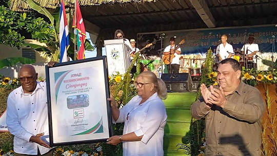 Celebran en Cienfuegos acto nacional por el Día del Campesino