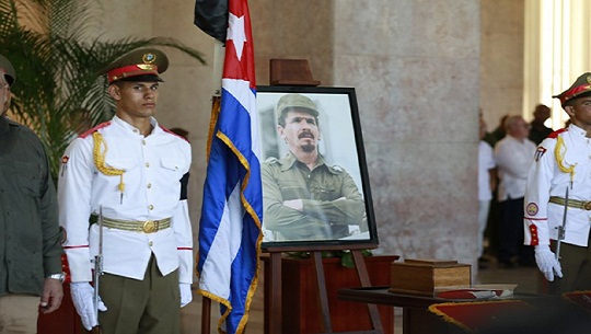 Pueblo cubano rinde homenaje a Comandante de la Revolución