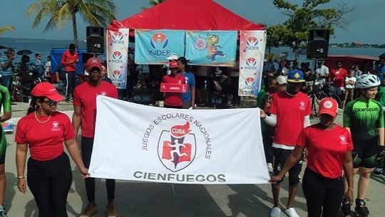🎧Triángulo de la confianza: «Verano con mi gente» en Cienfuegos