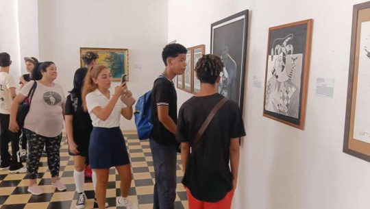 Inauguran en Cienfuegos exposición La Utopía que no cesa