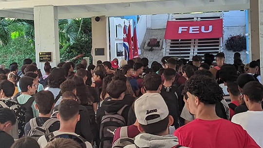 Más de 450 estudiantes ingresaron a la FEU en la Universidad de Cienfuegos